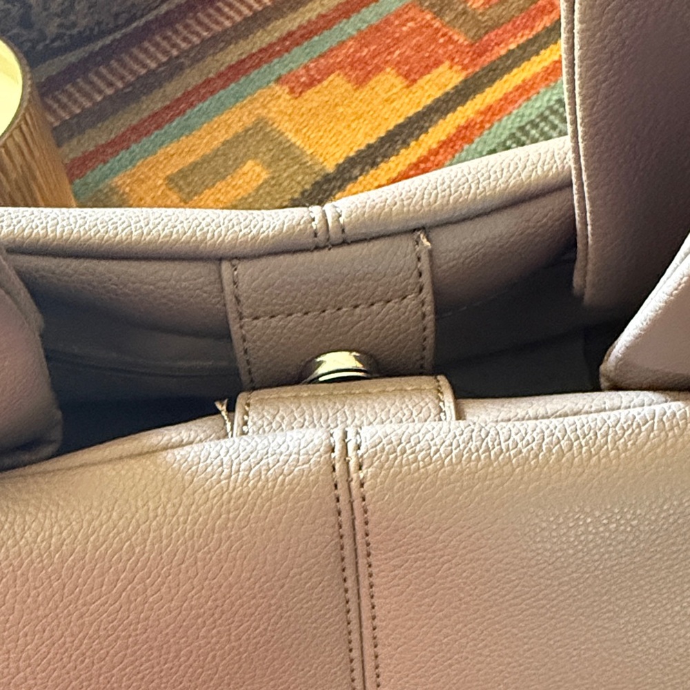 Elegant Taupe Handbag - Picture 4 of 13